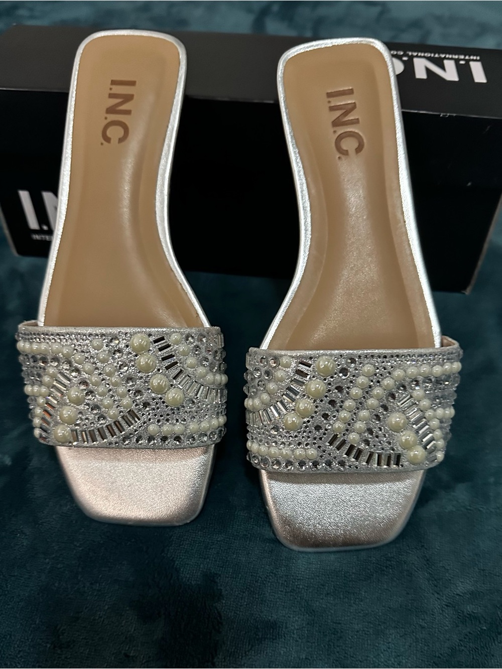 NWT INC Pearl & Rhinestone Embellished Slide Sandals - Size 6